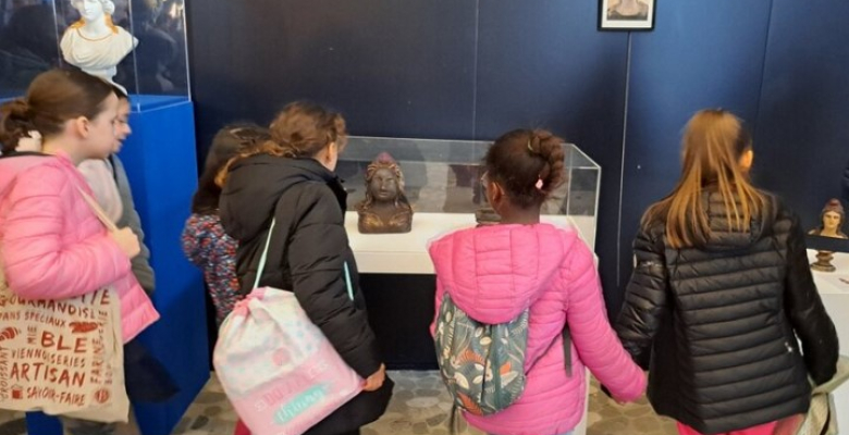 Journée de la laïcité: les élèves des écoles FREUD, MACÉ et DICKENS sur les traces de Marianne