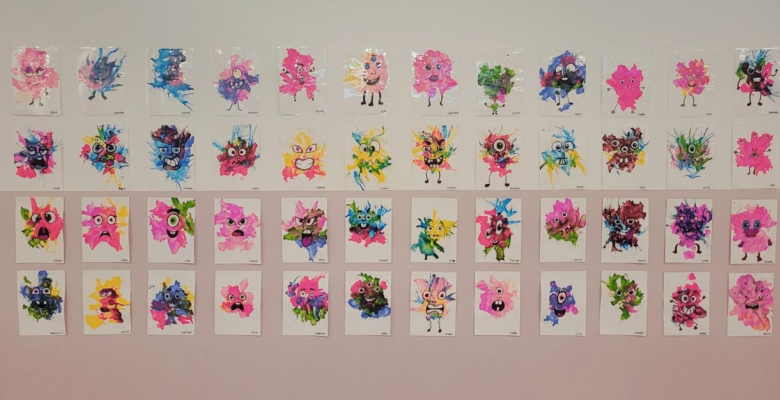 Les couloirs de l’école transformés en galerie d’art immersive