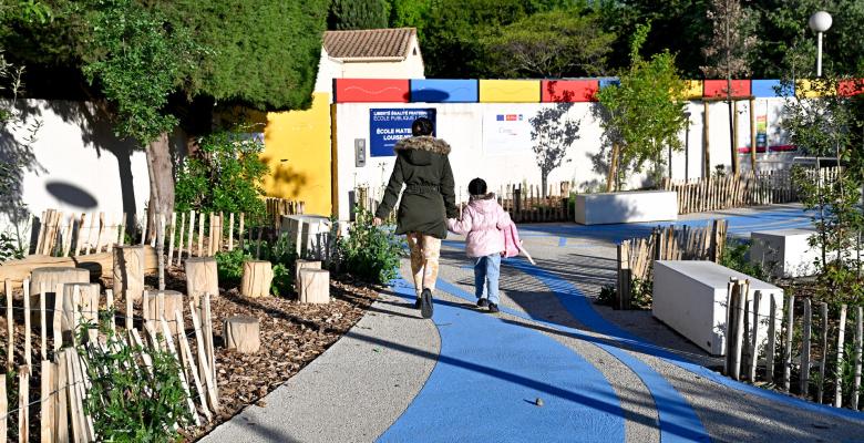 Rue aux écoliers - École Louise Michel 