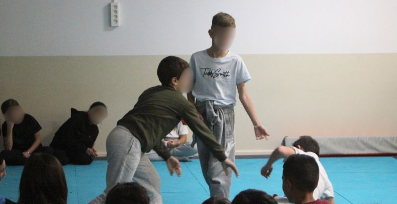 Théâtre lutte harcèlement - École Jean Zay