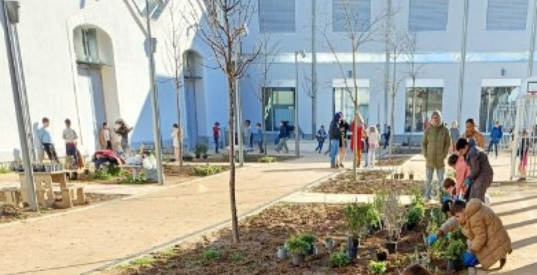 Les enfants ont été invités par la DNAP à participer aux plantations