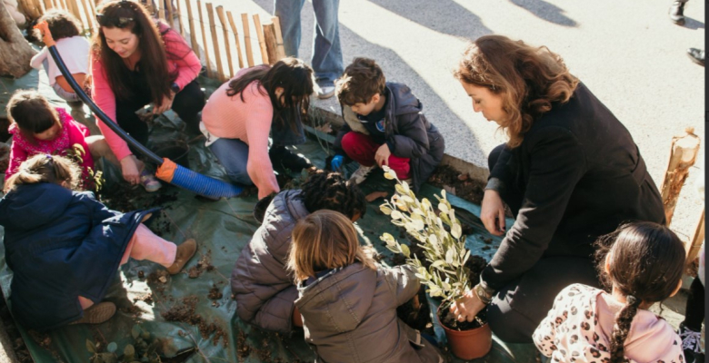 Plantation du parvis Daudet-Curie