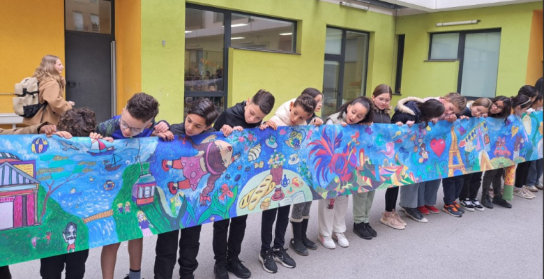 Dévoilement de la fresque offerte par les élèves de l'école Montpellier à Chengdu