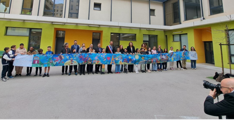 Dévoilement de la fresque offerte par les élèves de l'école Montpellier à Chengdu