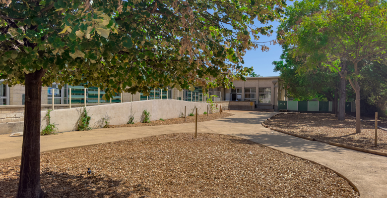 Cour - Ecole maternelle Simone Signoret